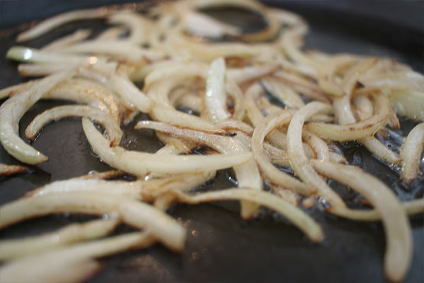 steak-quesadilla-recipe-saute-onions