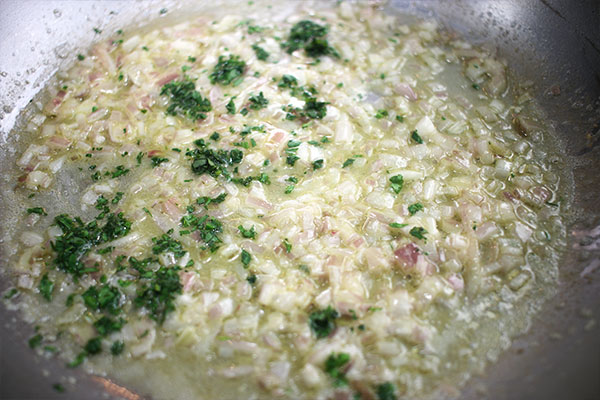 sautéed shallot with wine for crab stuffed mushrooms recipe