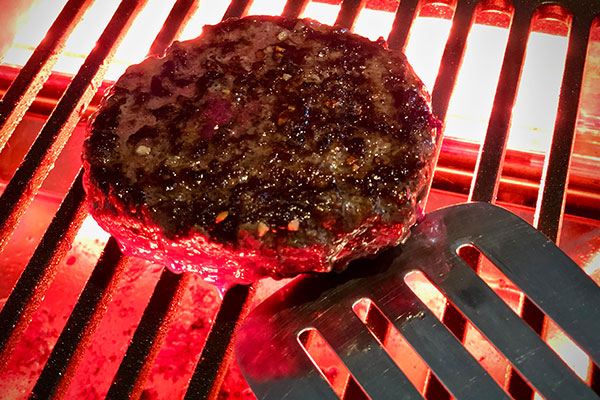 Burger cooking on Tenergy Indoor smokeless Grill