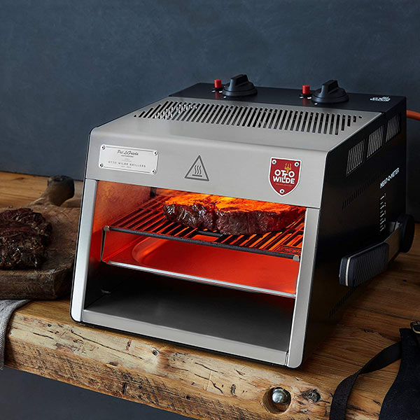 Otto Wilde Infrared Grill cooking steak