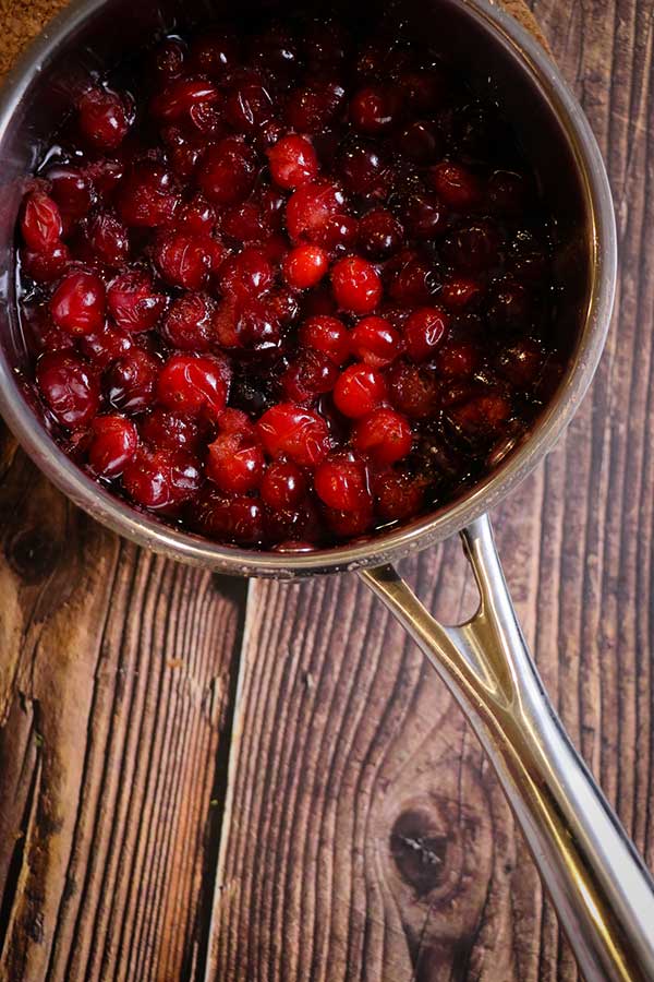 reducing cranberries, water and sugar