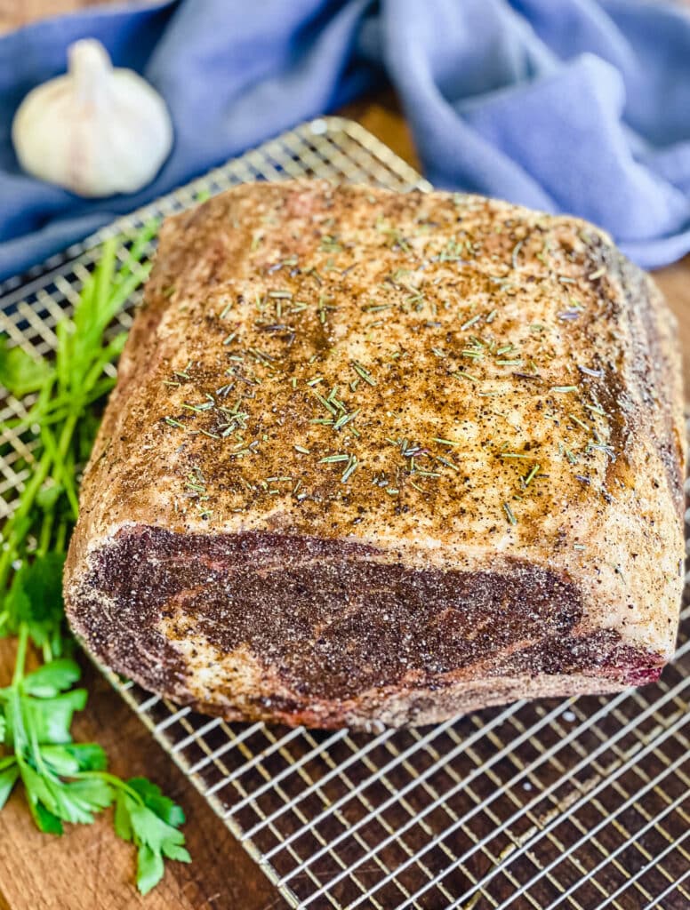 seasoned uncooked prime rib roast