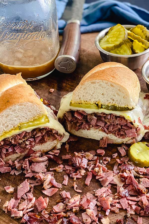 French Dip Pastrami Sandwich Recipe - Grillseeker