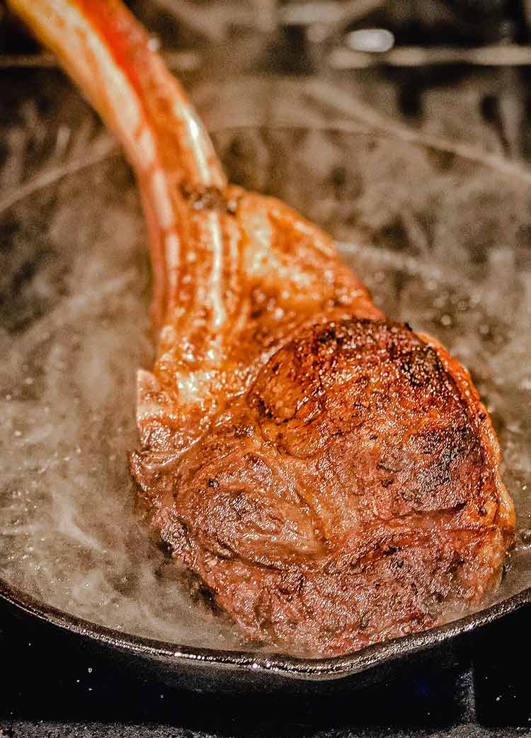 reverse sear steak using a cast iron pan