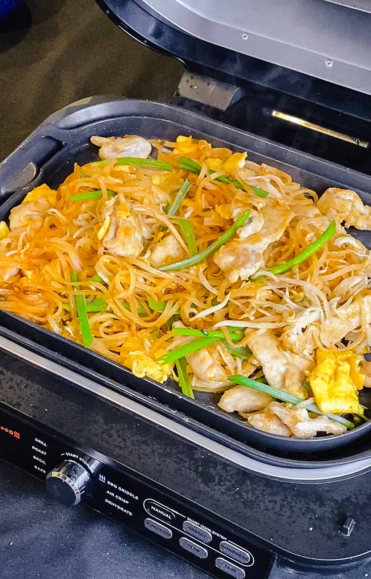 chicken pad thai on Ninja grill