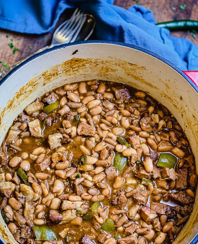 ducth oven full of cooked pinto beans