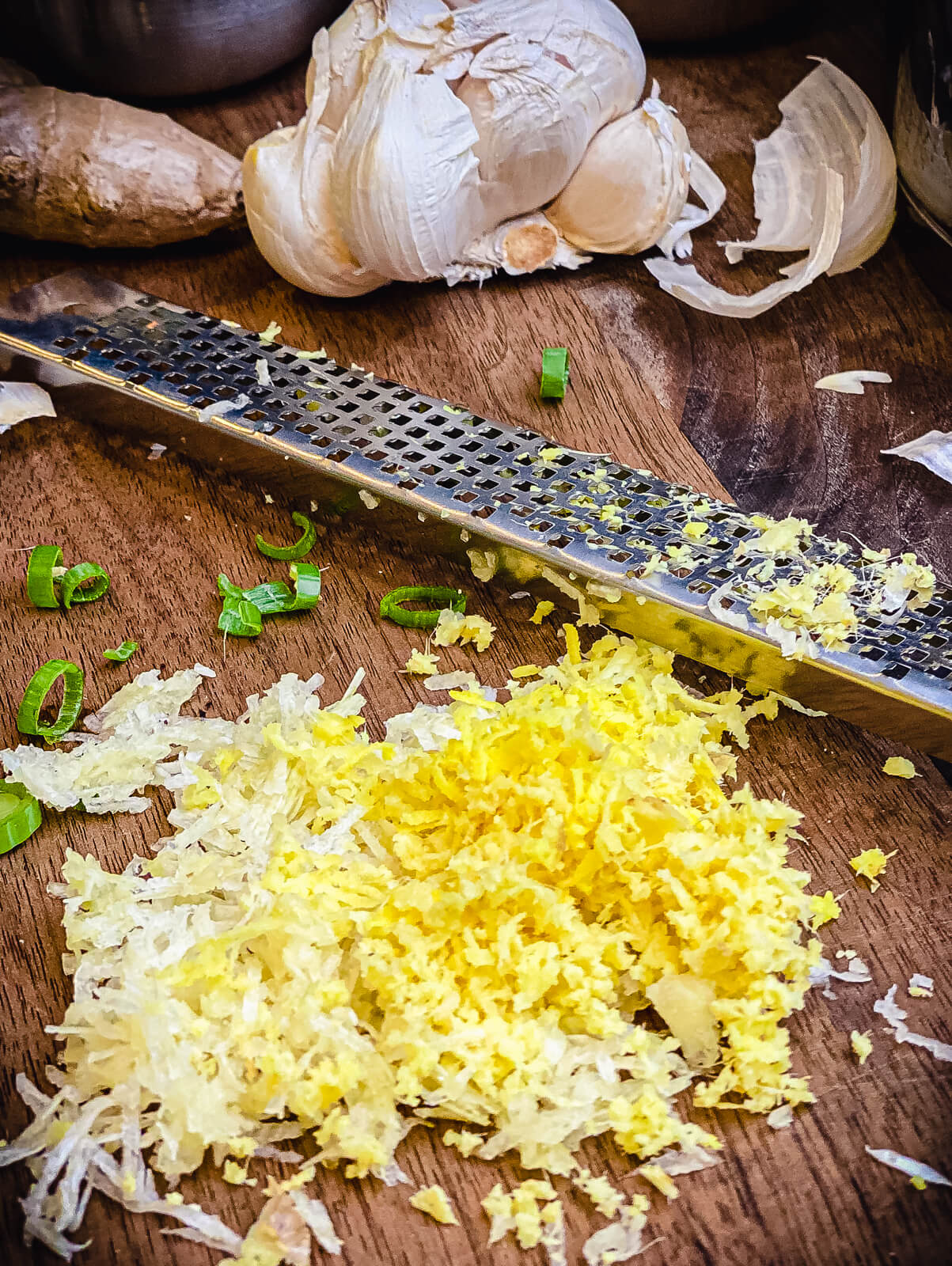 grated ginger and garlic for sriracha honey sauce