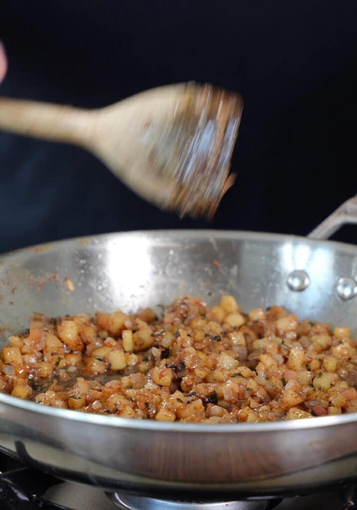 apple and sage filling for stuffed pork tenderloin in a pan